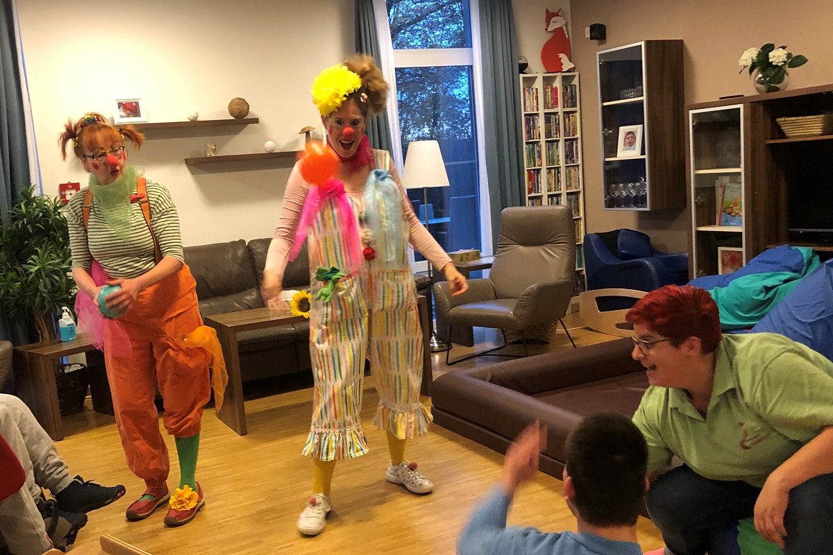 Clowns 10